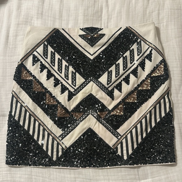 Sequin Embellished Black and White Skirt - Picture 2 of 3